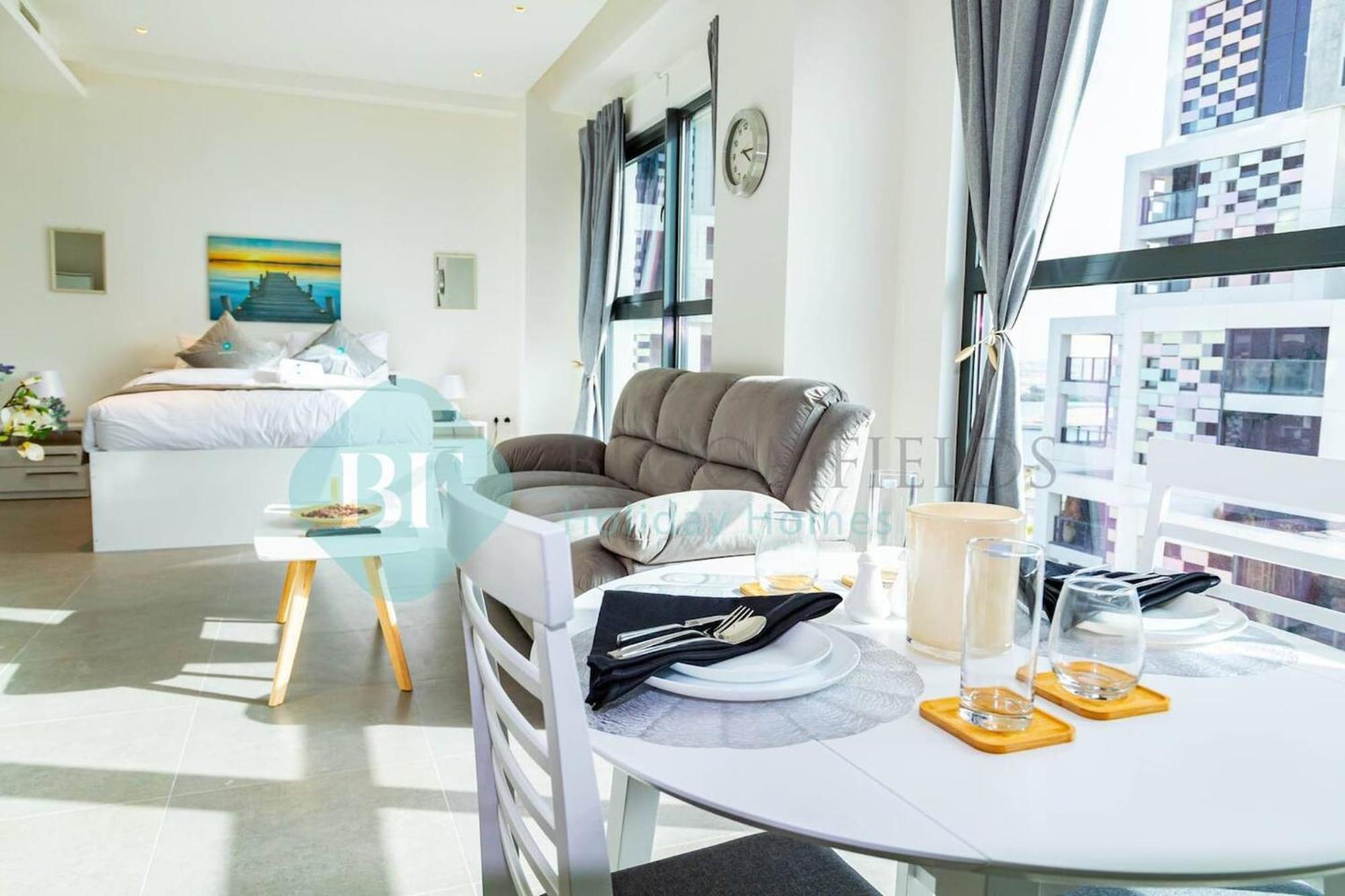 Bloomfields Stylish Stu In Pixel Access Apartment Abu Dhabi